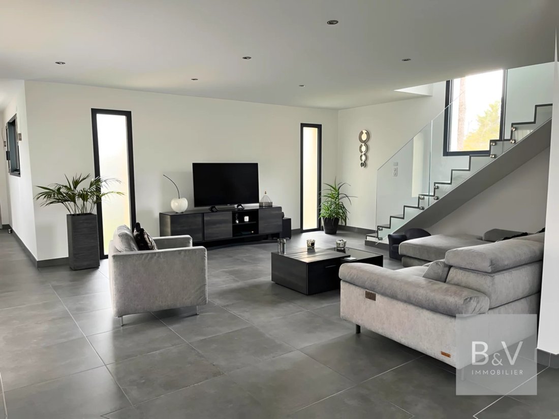 Curated visual reference: Gallery Detail: Superb 186 M² Contemporary Villa With In Vigoulet Auzil Occitanie