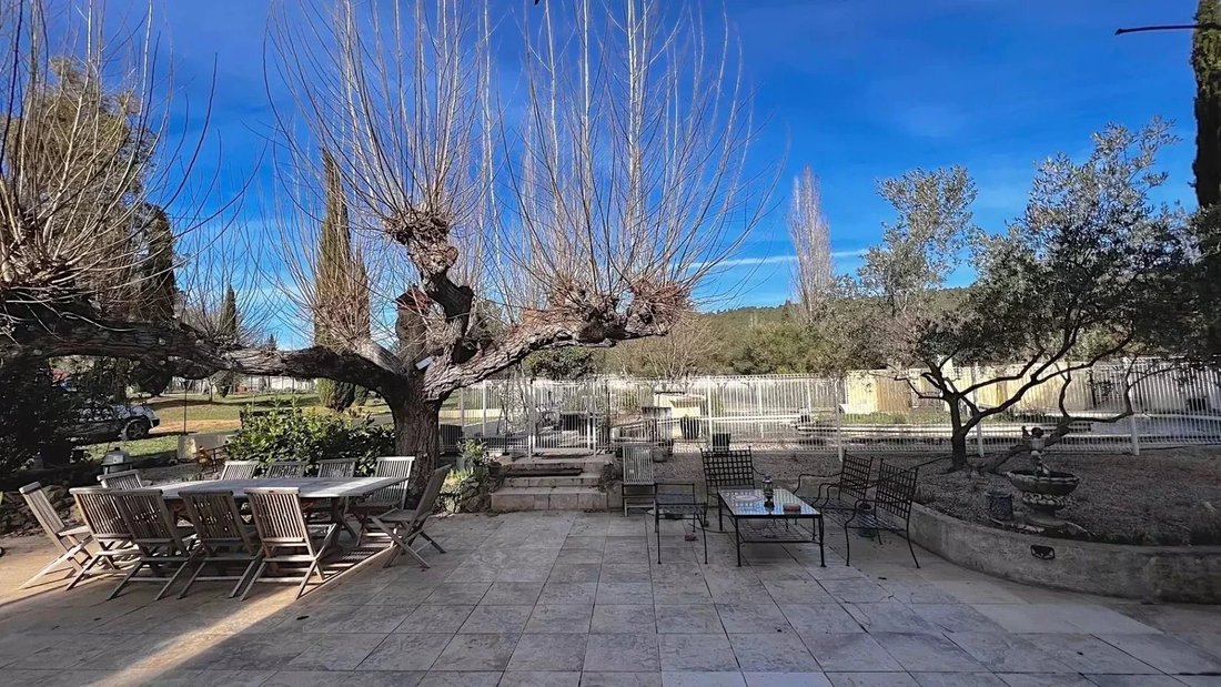 Country House in Villecroze, Provence-Alpes-Côte d'Azur, France 5 - 15267398
