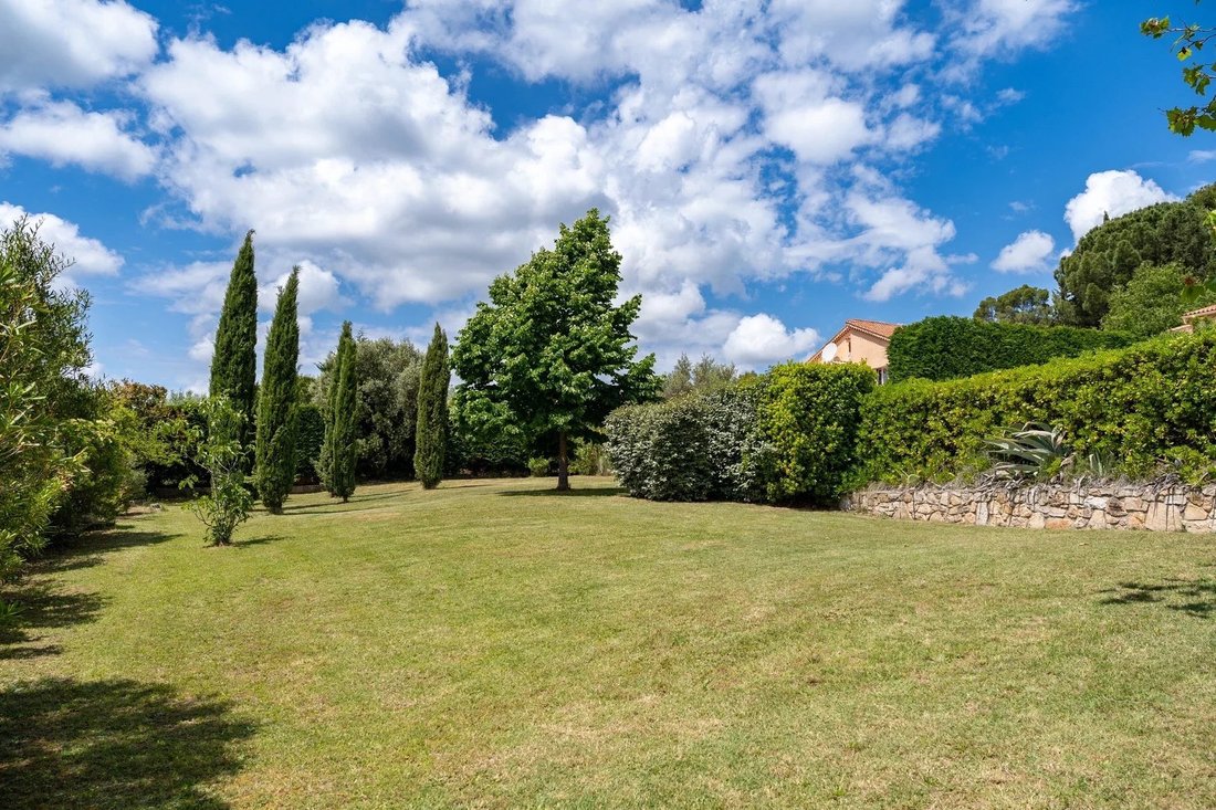 Villa in Villecroze, Provence-Alpes-Côte d'Azur, France 2 - 15267394