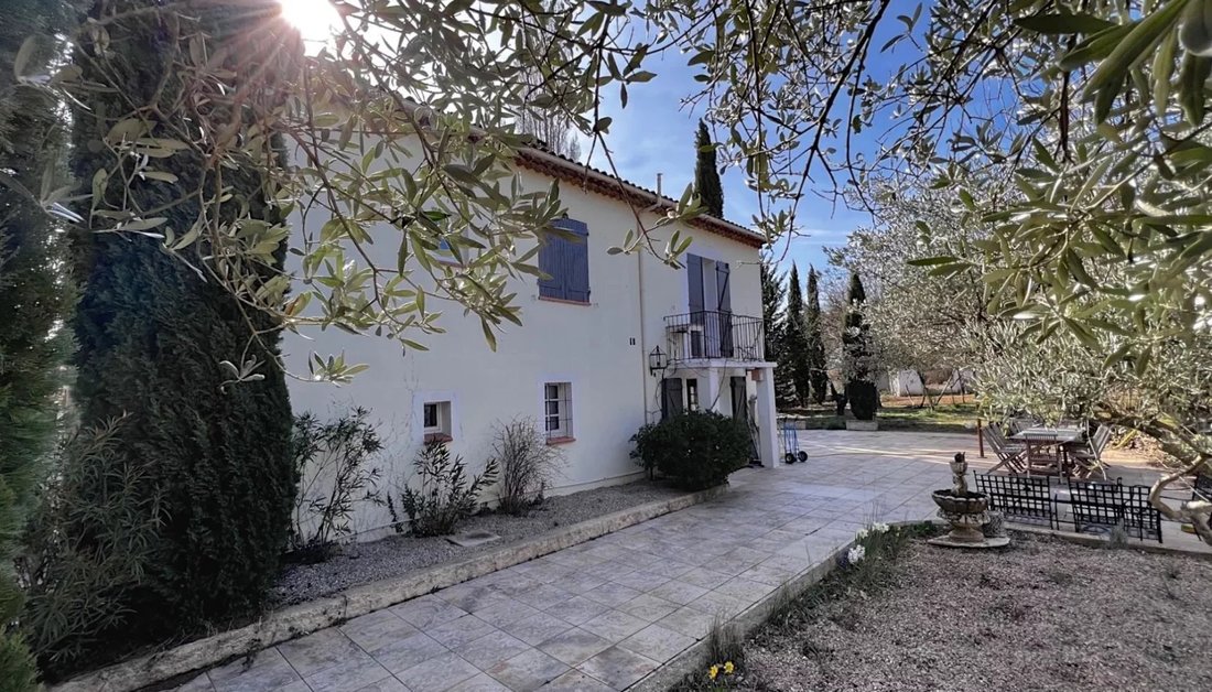 Country House in Villecroze, Provence-Alpes-Côte d'Azur, France 1 - 15267398