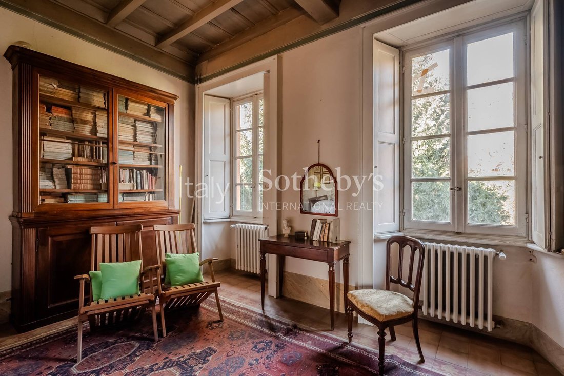 House in Carnago, Lombardy, Italy 3 - 15268544