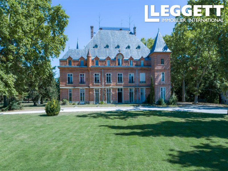 Le Rêve de Toulouse: A 19th-Century Château Where Time Dances on Golden Light