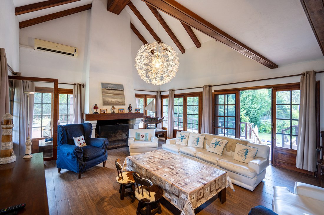 House in Punta del Este, Maldonado Department, Uruguay 4 - 15268987