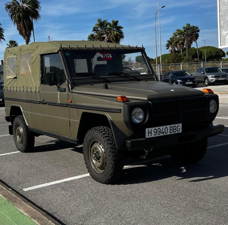 Suv in Glendale, United States 1 - 15270127
