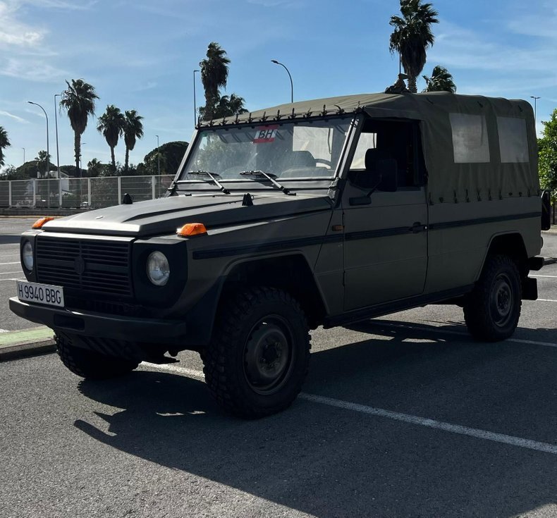 Suv in Glendale, United States 3 - 15270127