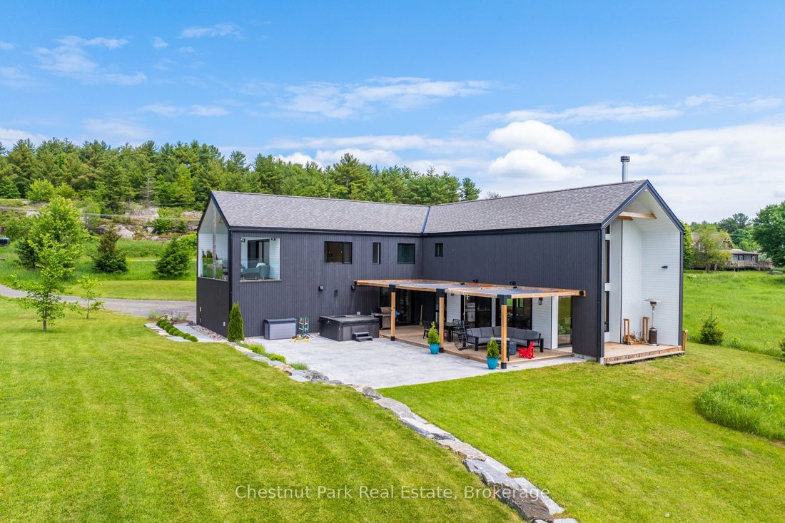 Gravenhurst, Ontario, Canada 3 - 15256473
