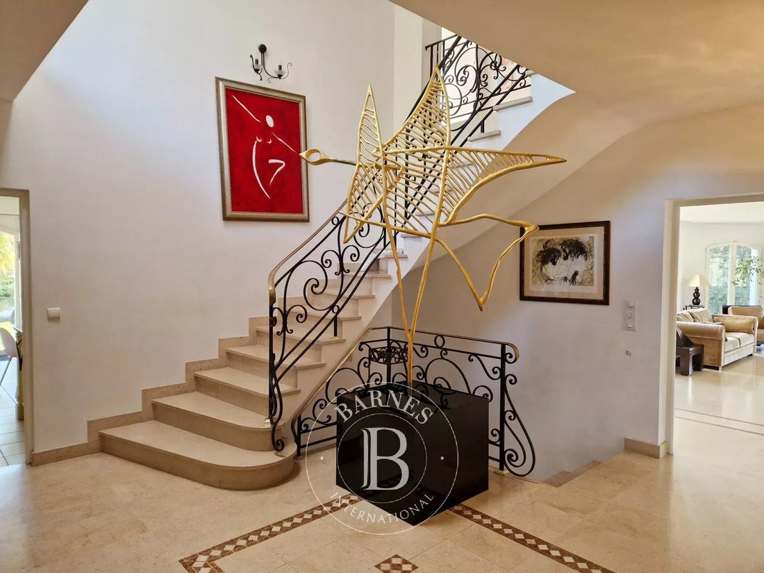 House in Centre Ville-Tour du Lac, Enghien-les-Bains, France 2 - 15269701