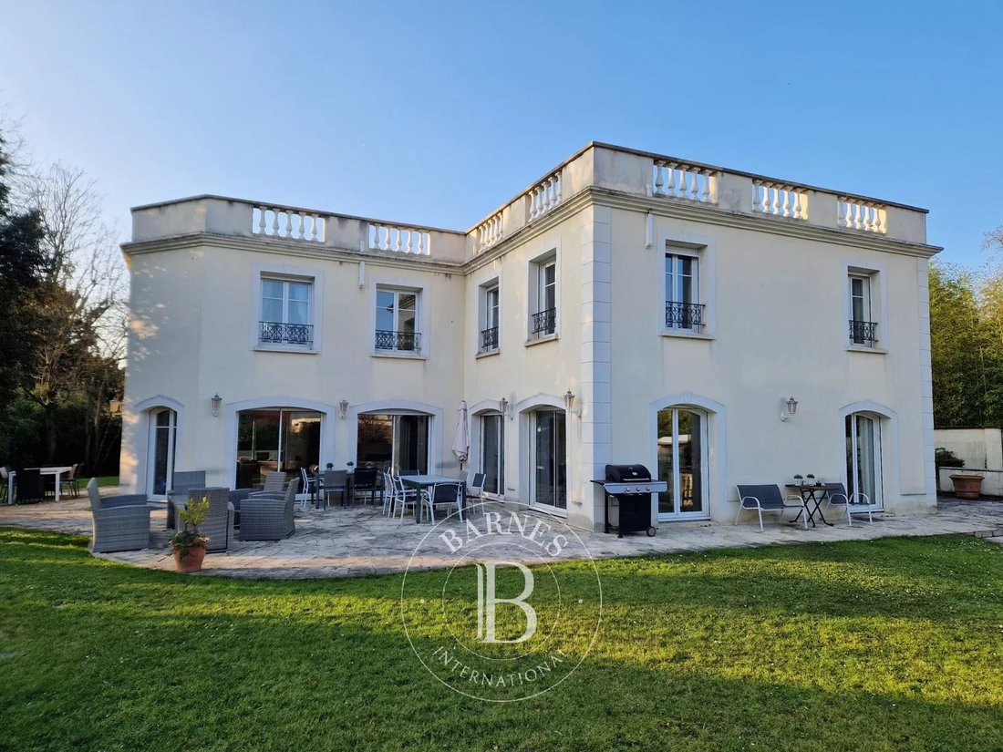House in Centre Ville-Tour du Lac, Enghien-les-Bains, France 1 - 15269701