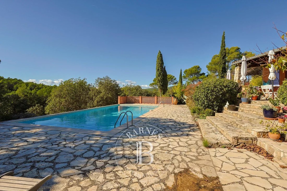 Estate in Entrecasteaux, Provence-Alpes-Côte d'Azur, France 3 - 13439652