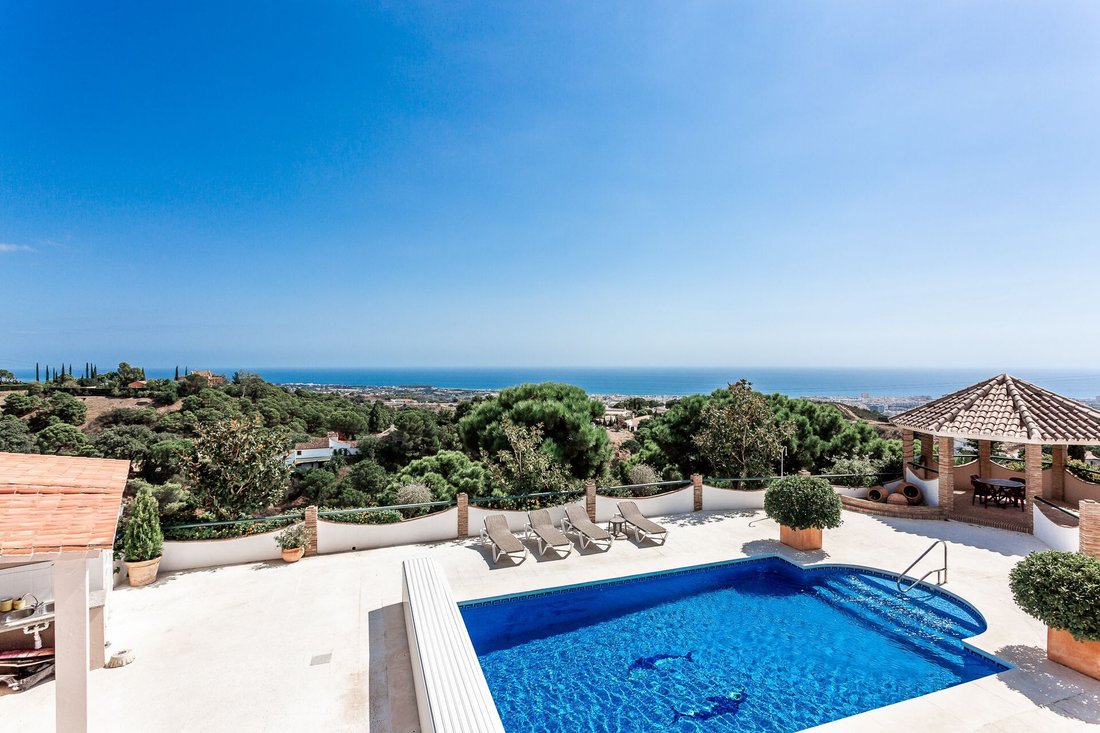 Villa in Estepona, Andalusia, Spain 1 - 15271104