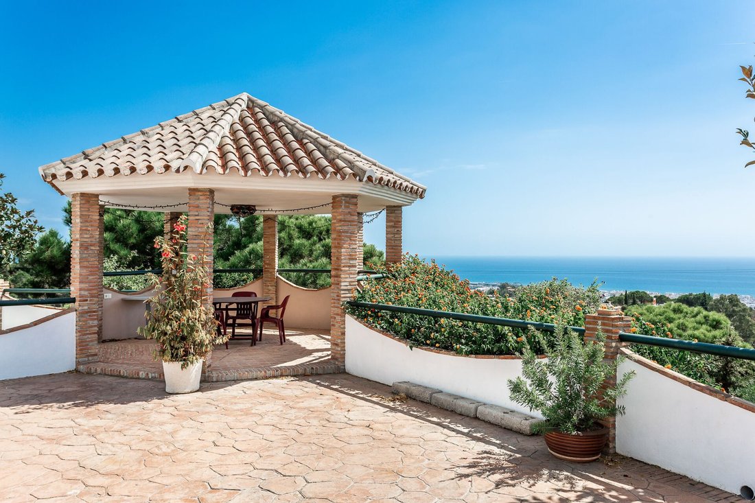 Villa in Estepona, Andalusia, Spain 2 - 15271104