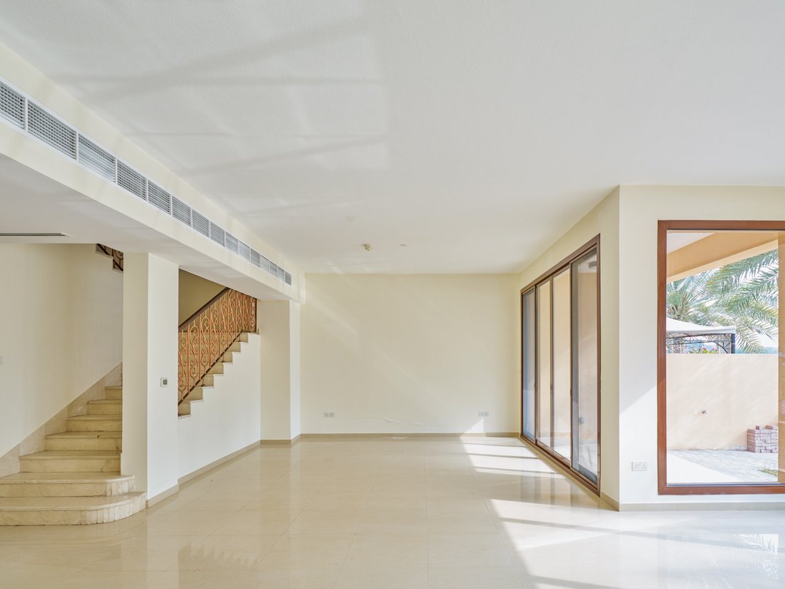 Villa in Jumeirah Islands, Dubai, United Arab Emirates 2 - 15272089