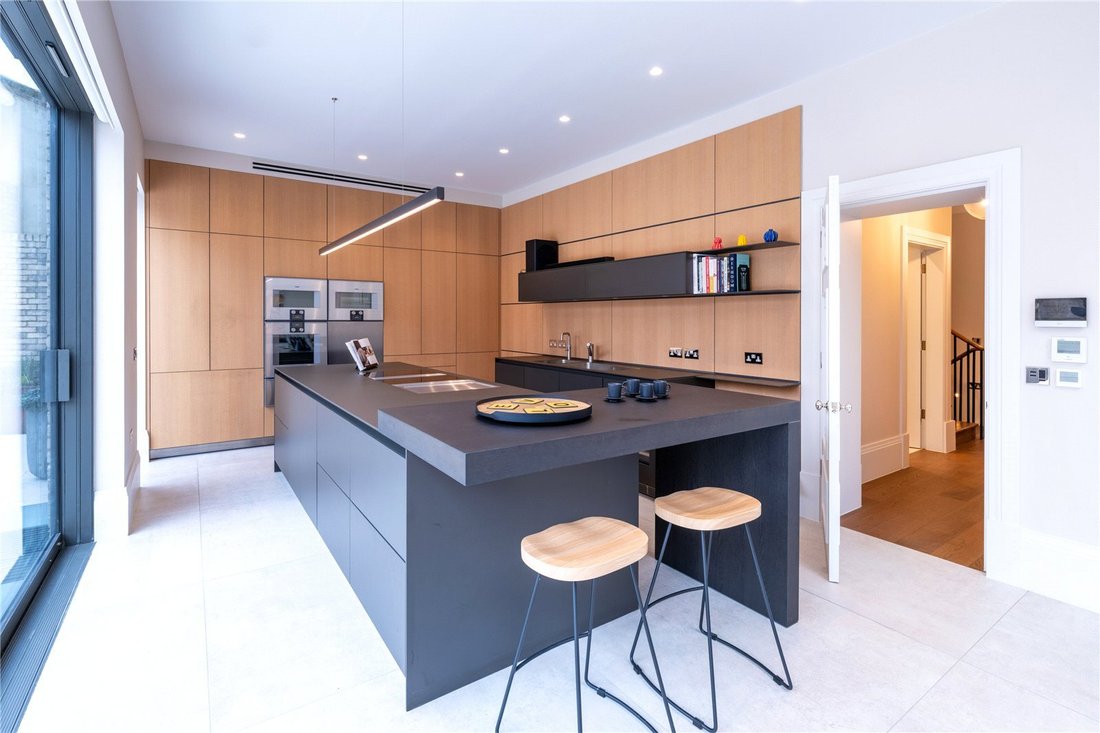 House in Swiss Cottage, Camden, England 5 - 15270300
