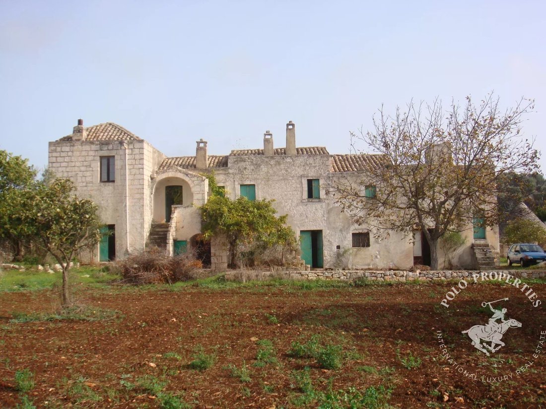 Casa en Ceglie Messapica, Apulia, Italia 1 - 15269456
