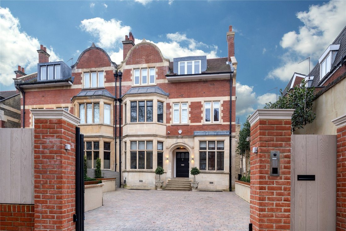 House in Swiss Cottage, Camden, England 1 - 15270300