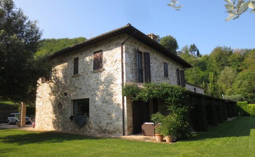 Villa a Porta Maggiore, Ascoli Piceno, Marche 1