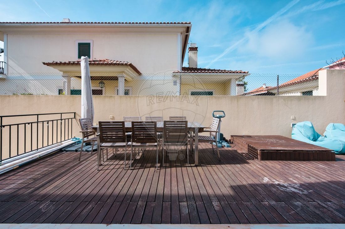 House in Carcavelos e Parede, Lisbon, Portugal 2 - 15182802