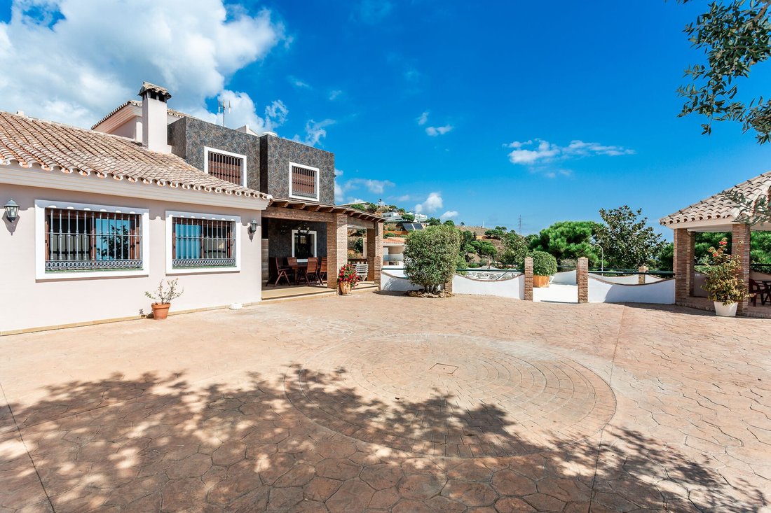 Villa in Estepona, Andalusia, Spain 5 - 15271104