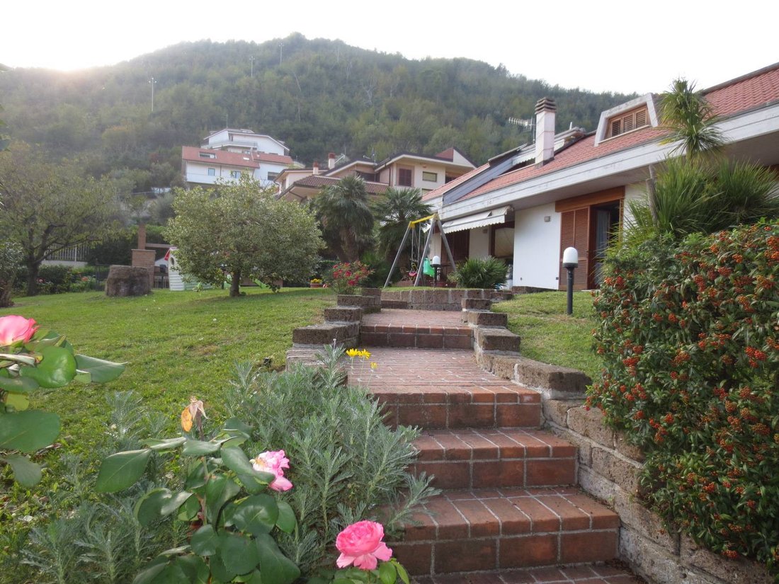 Villa in Borgo Solestà-Campo Parignano, Ascoli Piceno, Marche 2 - 15271362