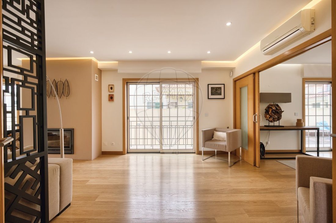 House in Carcavelos e Parede, Lisbon, Portugal 3 - 15182802