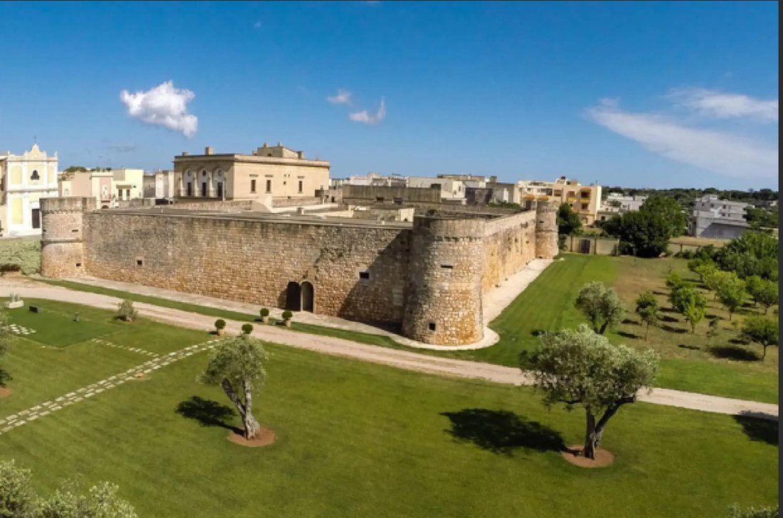 Il Sogno in Pietra: A 16th-Century Fortress of Sunlit Majesty in Puglia’s Heart