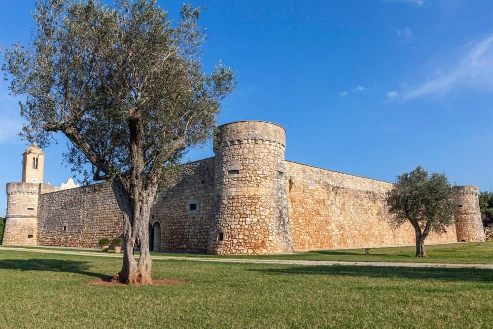 Il Sogno in Pietra: A 16th-Century Fortress of Sunlit Majesty in Puglia’s Heart