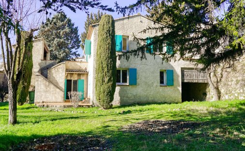 House in Mirabeau, Provence-Alpes-Côte d'Azur, France 1
