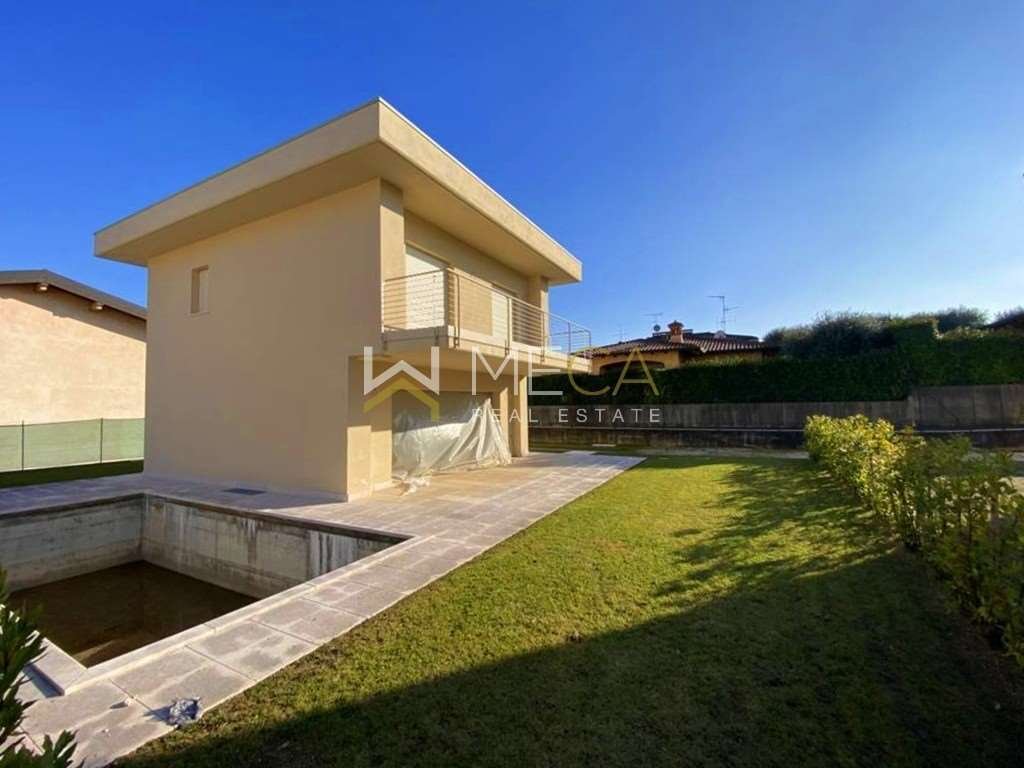 Villa in Manerba del Garda, Lombardy, Italy 3 - 15275194