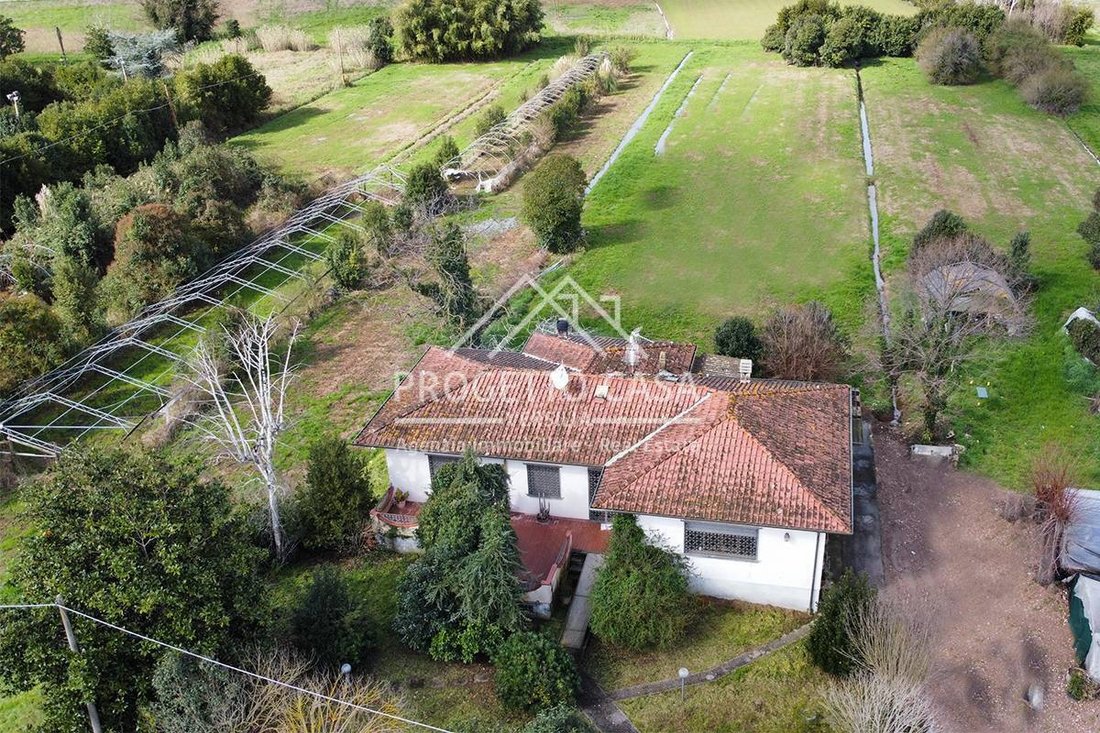 House in Capezzano Pianore, Camaiore, Tuscany 3 - 15275399