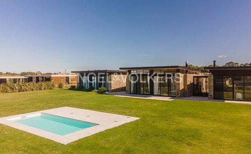 Townhouse in Laguna Blanca, Maldonado Department, Uruguay 1