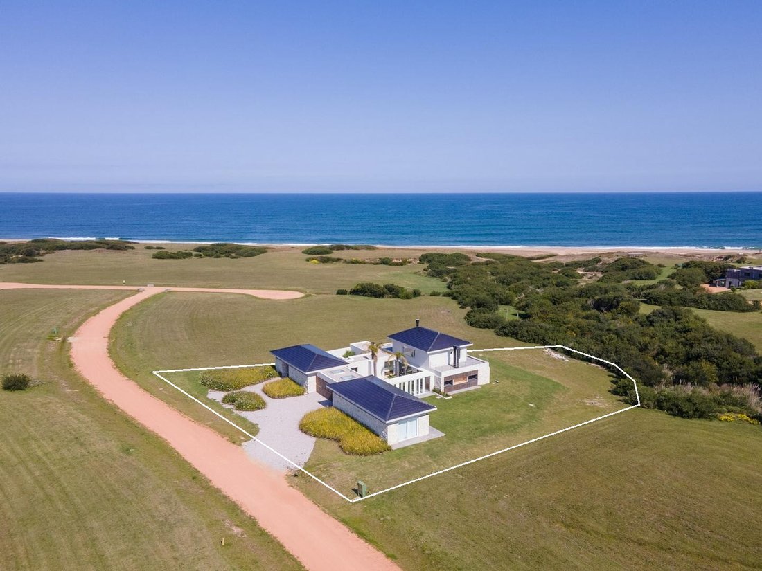 Townhouse in Las Garzas, Rocha Department, Uruguay 1 - 15274428