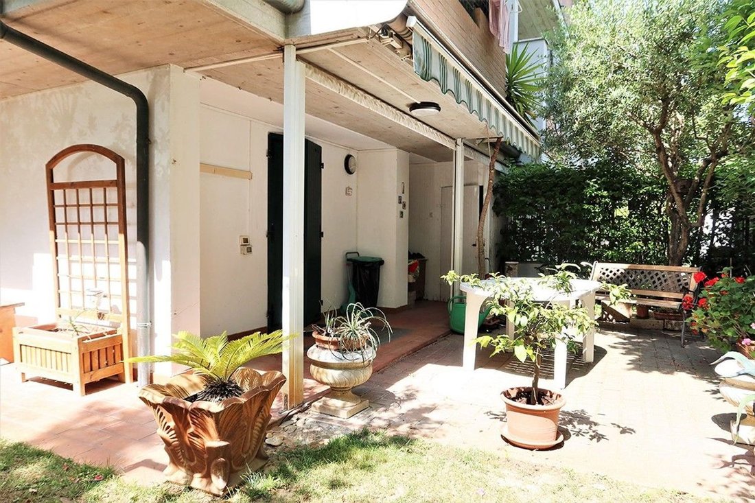 Villa in Pinarella, Cervia, Emilia-Romagna 2 - 15275476
