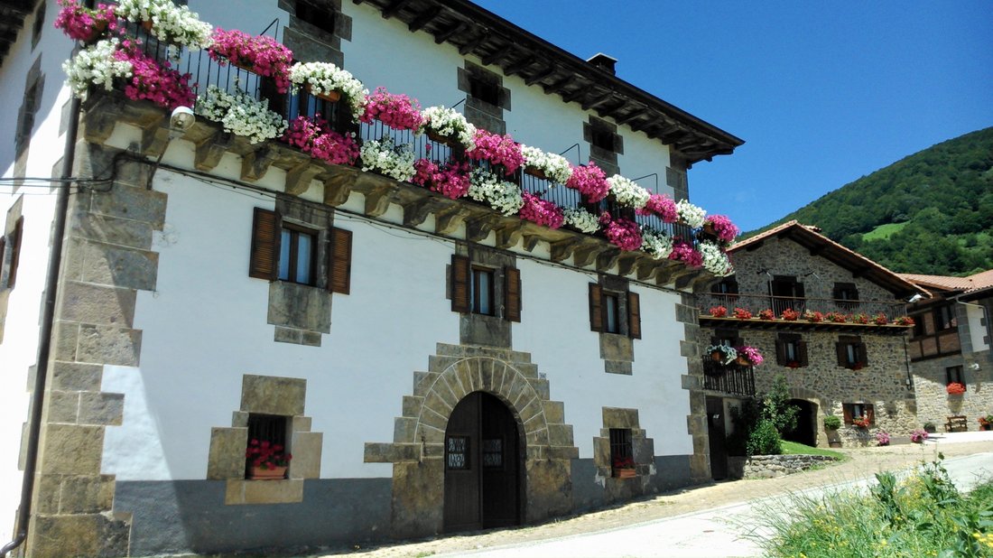 House in Basaburua, Navarre, Spain 3 - 15273895