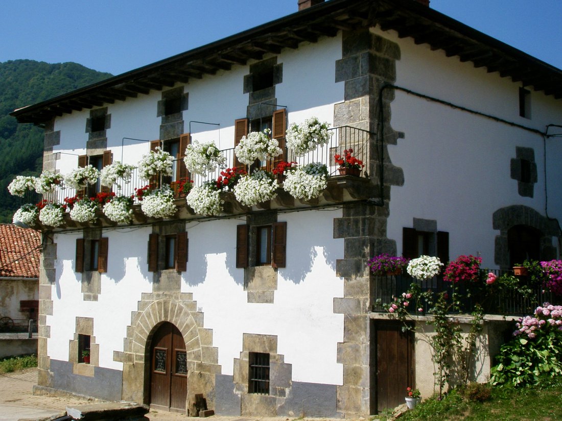 House in Basaburua, Navarre, Spain 1 - 15273895