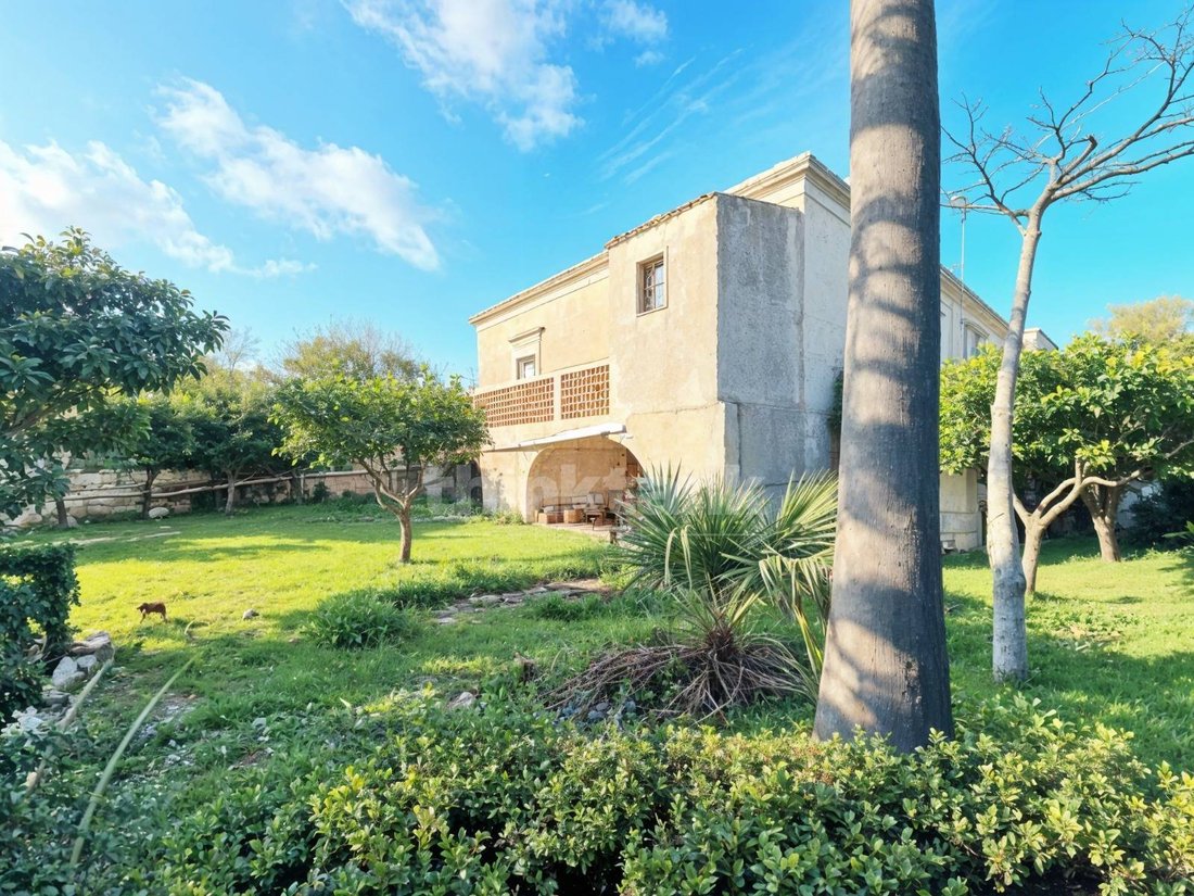 Villa in Ragusa, Sicily, Italy 4 - 15275482