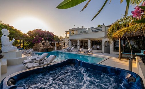 Villa in Cap Martinet, Santa Eularia des Riu, Balearic Islands 1