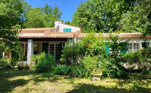 House in Salles-sur-Mer, Nouvelle-Aquitaine, France 1