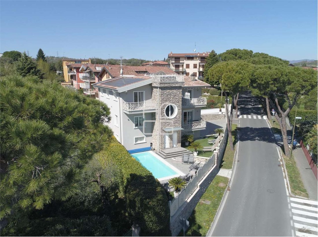 Villa in Desenzanino, Desenzano del Garda, Lombardy 1 - 15275217