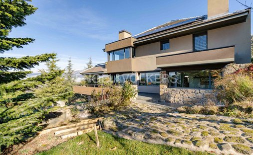 Townhouse in Mirador de la Sierra, Community of Madrid, Spain 1