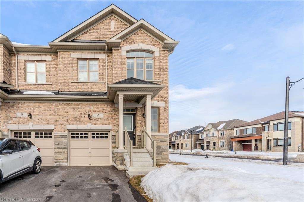 House in Hamilton, Ontario, Canada 1 - 15276218