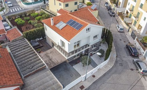 House in Carnaxide e Queijas, Lisbon, Portugal 1