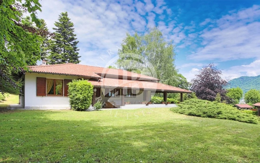 Villa in Casasco d'Intelvi, Lombardy, Italy 1 - 15282596
