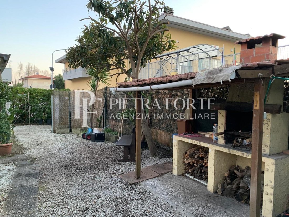 Townhouse in Caranna-Vaiana, Forte dei Marmi, Tuscany 3 - 15285155