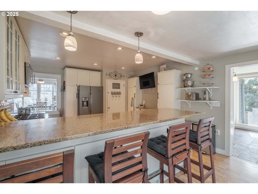 House in Lake Oswego, Oregon, United States 5 - 15286894