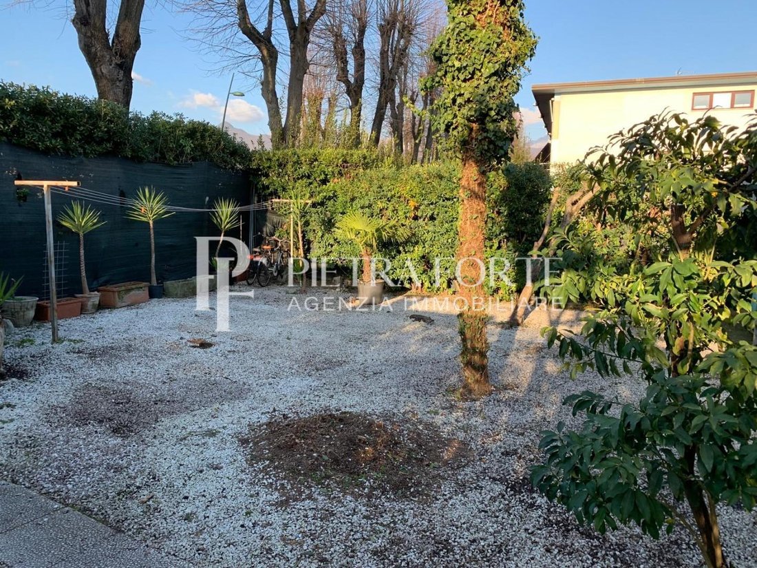 Townhouse in Caranna-Vaiana, Forte dei Marmi, Tuscany 2 - 15285155