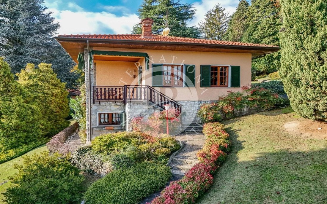 Villa in Proserpio, Lombardy, Italy 2 - 15282602
