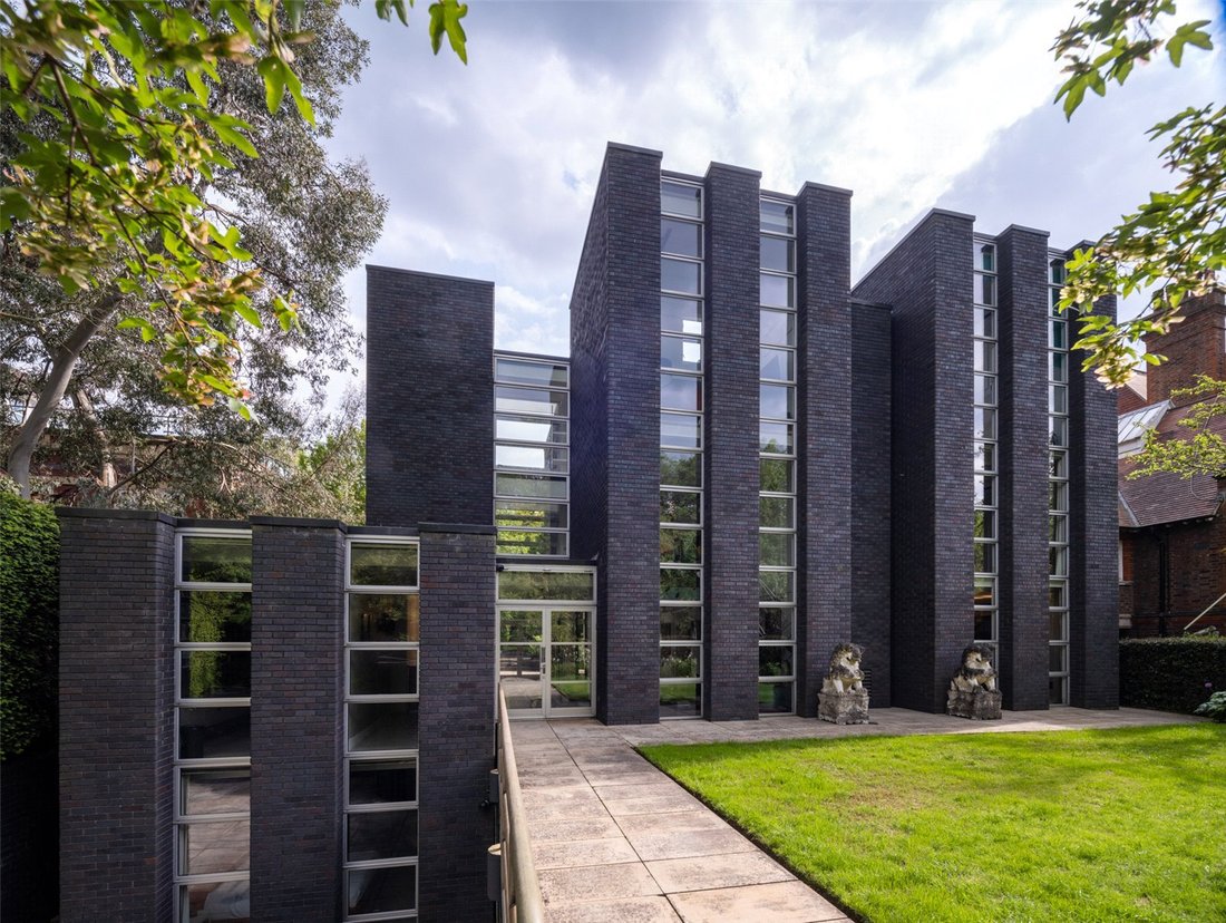 House in London, England, United Kingdom 2 - 15280323