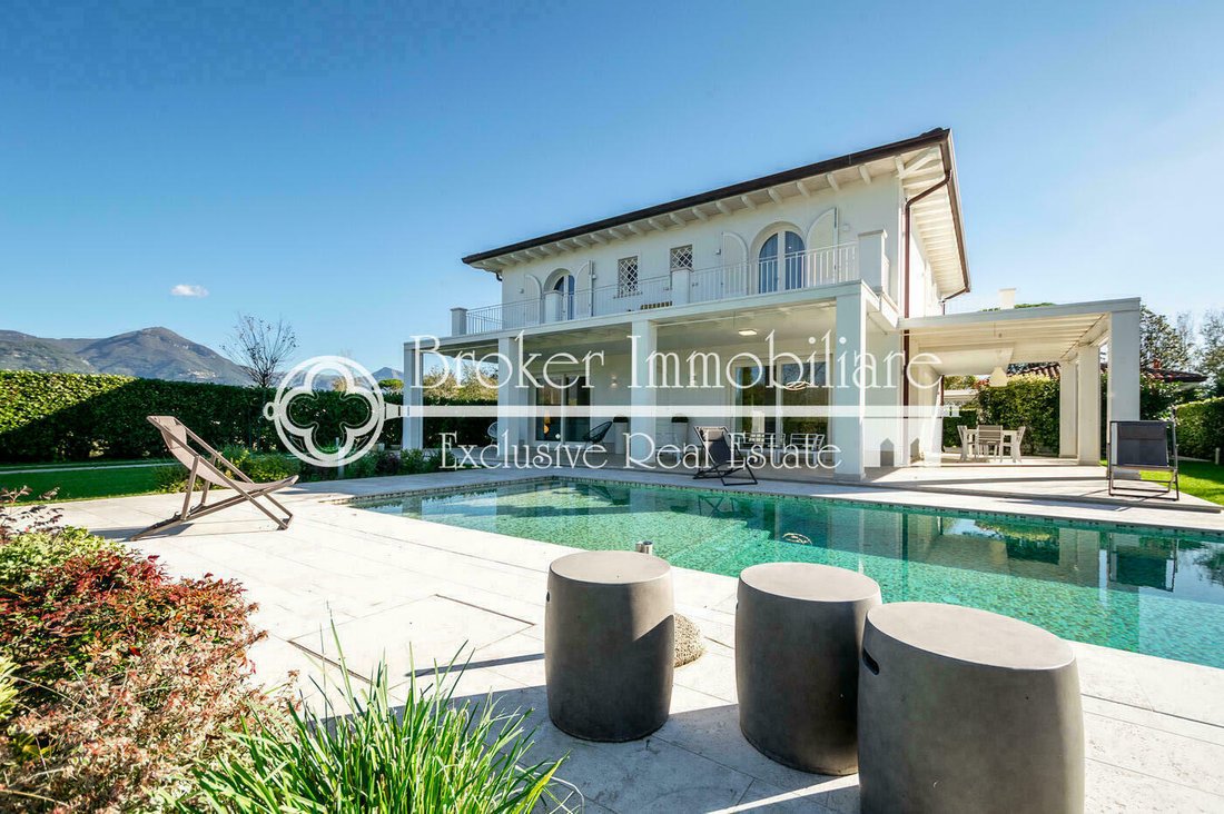 Villa en Marina di Pietrasanta, Toscana, Italia 1 - 15285099