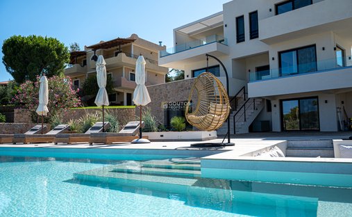 Villa in Koinotita Kranidiou, Kranidi, Greece 1