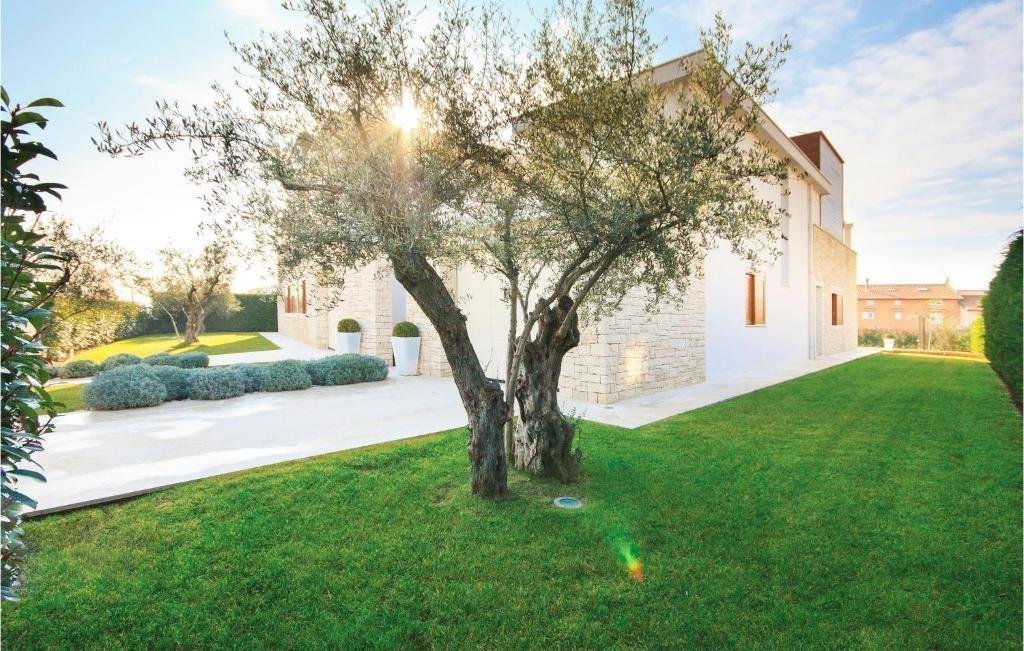 Villa in Porec, Istria County, Croatia 3 - 14931861